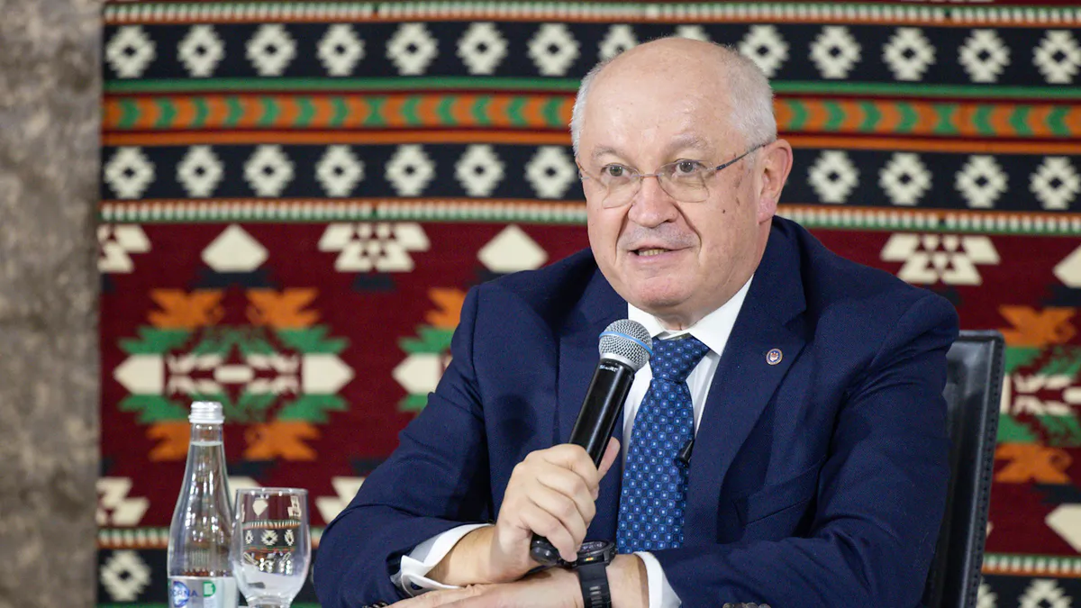 Александру Мунтяну ввел жесткий контроль расходов госучреждений с 13 марта