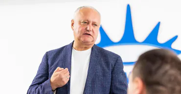 Opoziția din parlamentul Moldovei a înaintat moțiune de cenzură împotriva ministrului apărării Nosatîi