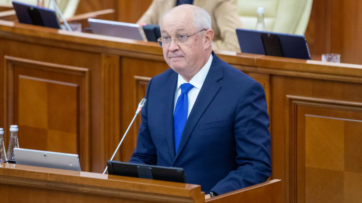 Парламент Молдовы ввел ЧП в энергетике на 60 дней из-за угрозы с Украины