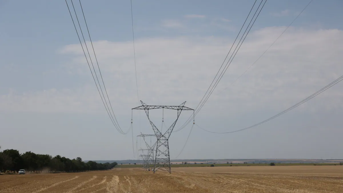 Энергосистема Молдовы укреплена после ремонта ЛЭП Исакча–Вулканешты