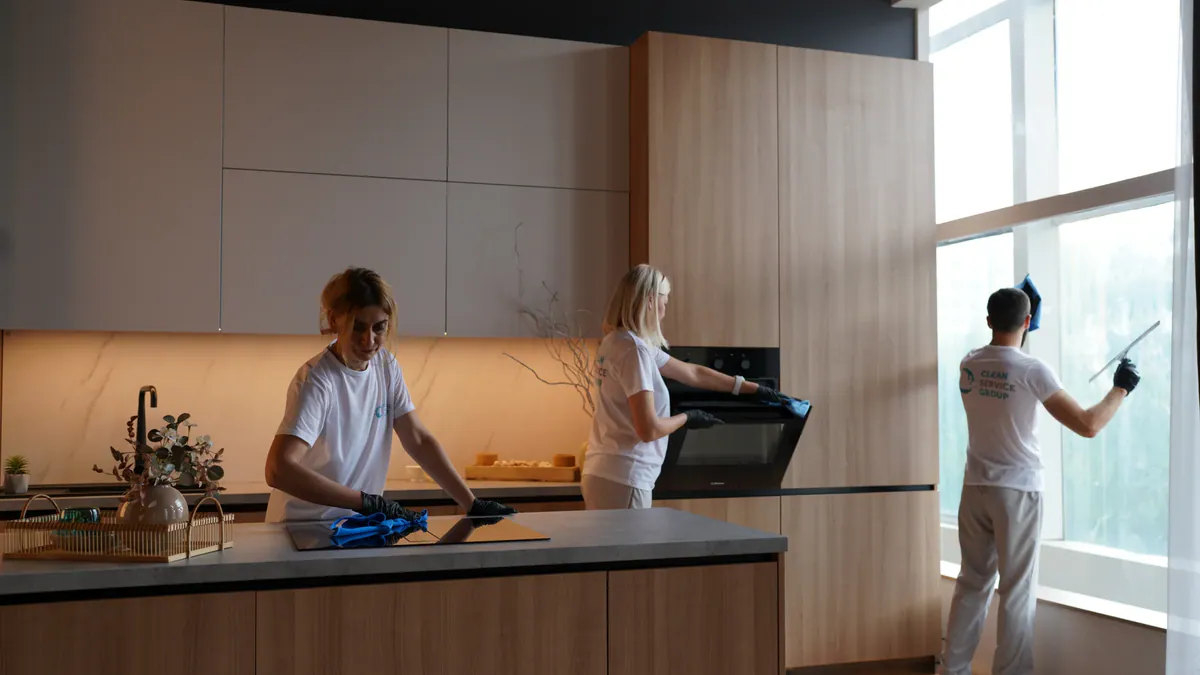 Более 300 грузовиков мусора вывезли из Кишинева за неделю