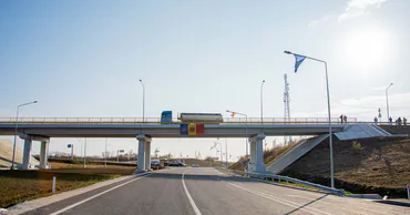 С 1 апреля в Молдове отменяют обязательный ближний свет фар