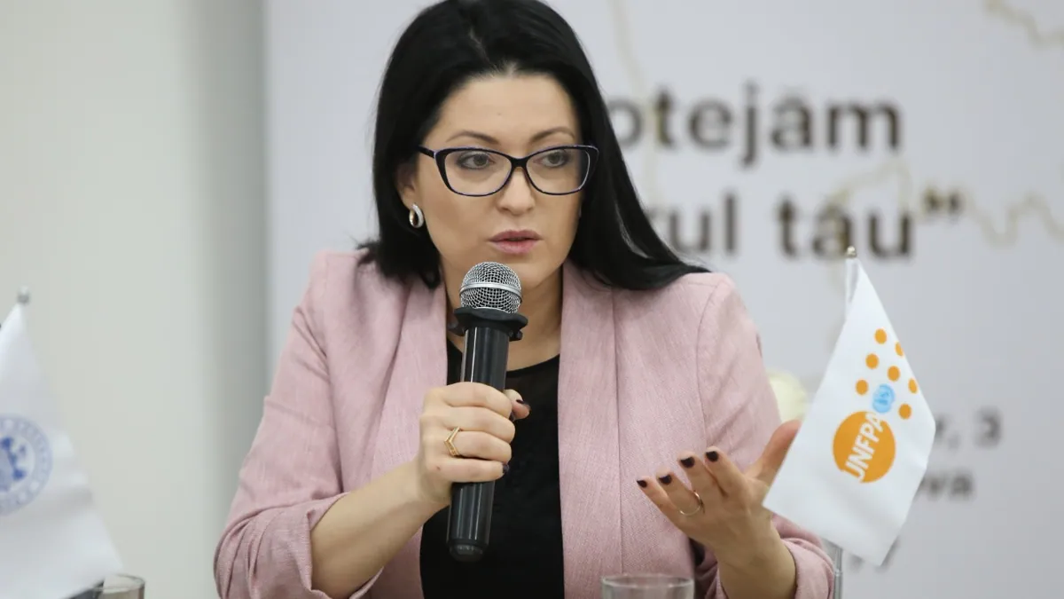 В Парламенте Молдовы рассмотрят вотум недоверия главе Минтруда