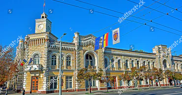 Кишинев повышает местные сборы: таксисты будут платить 460 леев