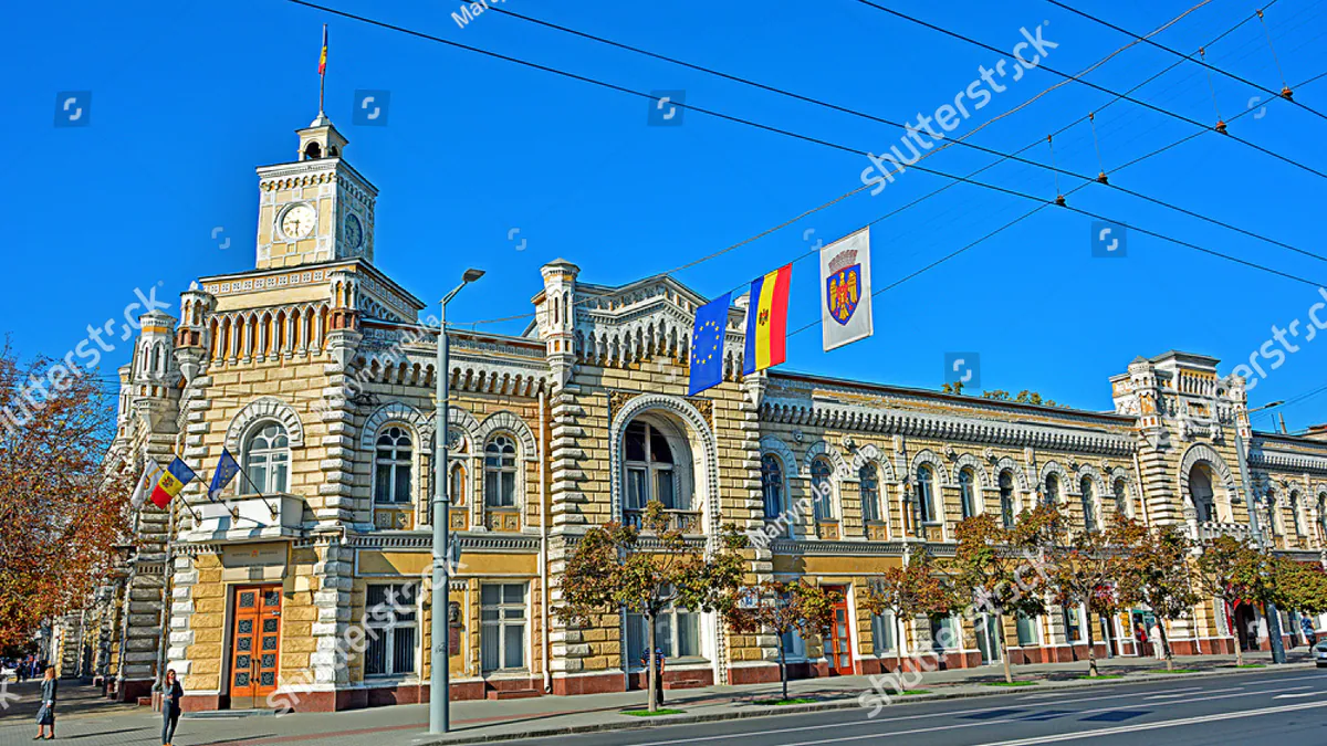 Кишинев повышает местные сборы: таксисты будут платить 460 леев