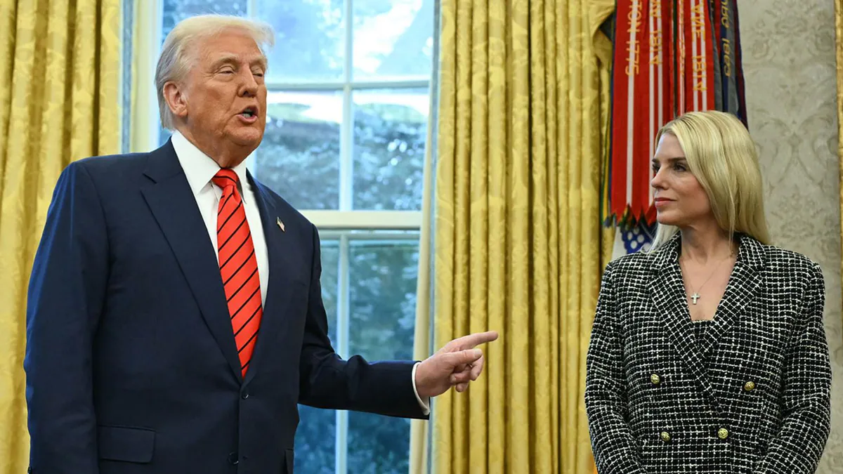 Трамп уволил Пэм Бонди с поста генпрокурора США