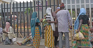 Полиция Молдовы: Попрошайки на дорогах имитируют болезни