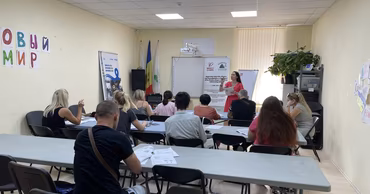 В Молдове стартовали бесплатные курсы румынского языка для 6800 человек