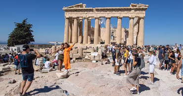 Греция ужесточила штрафы до 3000 евро для туристов за нарушение правил