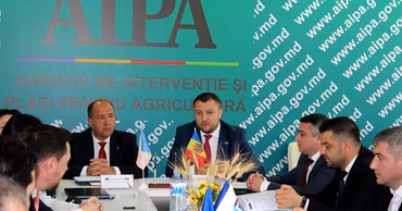 Officials from the Moldovan Agency for Intervention and Payments for Agriculture (AIPA) at a meeting.