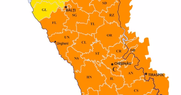A weather warning map of Moldova showing yellow and orange alert zones.