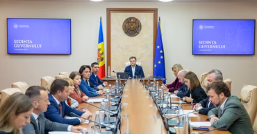 The Moldovan government cabinet in a meeting, with Prime Minister Dorin Recean presiding.