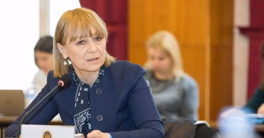Alla Nemerenco, Minister of Health of Moldova, speaking at a meeting.