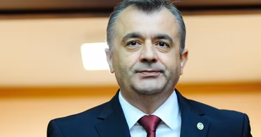 Portrait of Moldovan politician Ion Chicu in a formal suit.
