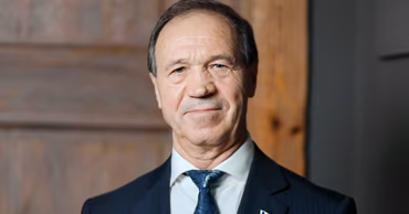 Portrait of Moldovan politician Fedor Gagauz wearing a suit and tie.