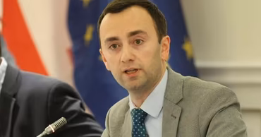 Levan Makhashvili, a member of the Georgian Dream party, speaking at a press conference.
